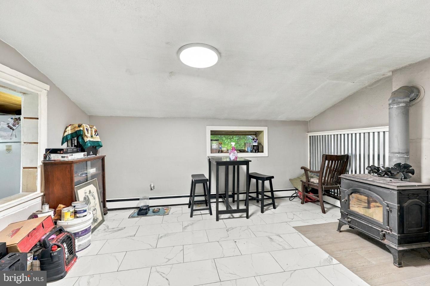 361 Parkmount Rd Property Photo 7