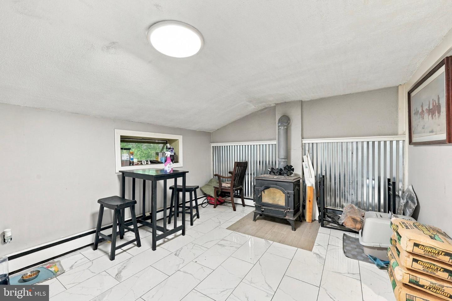 361 Parkmount Rd Property Photo 8