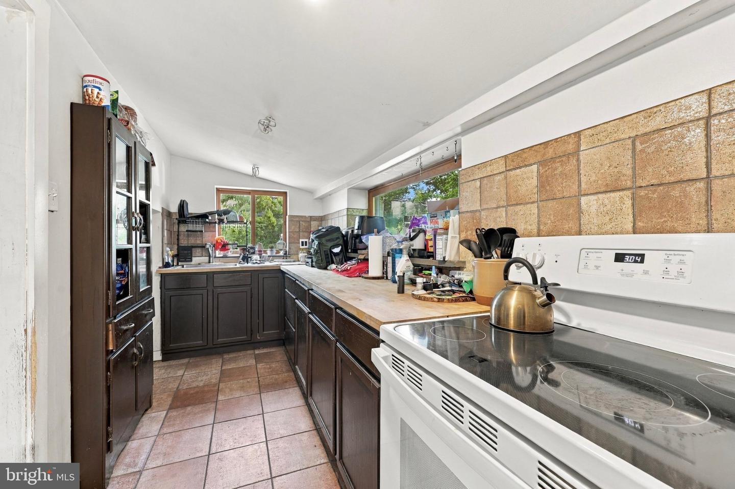 361 Parkmount Rd Property Photo 10