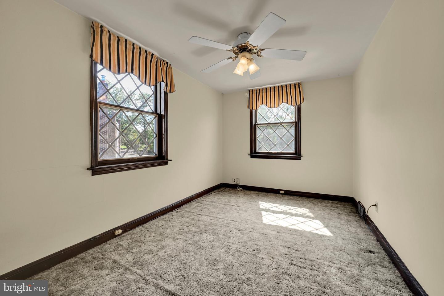 808 Hampshire Rd Property Photo 36