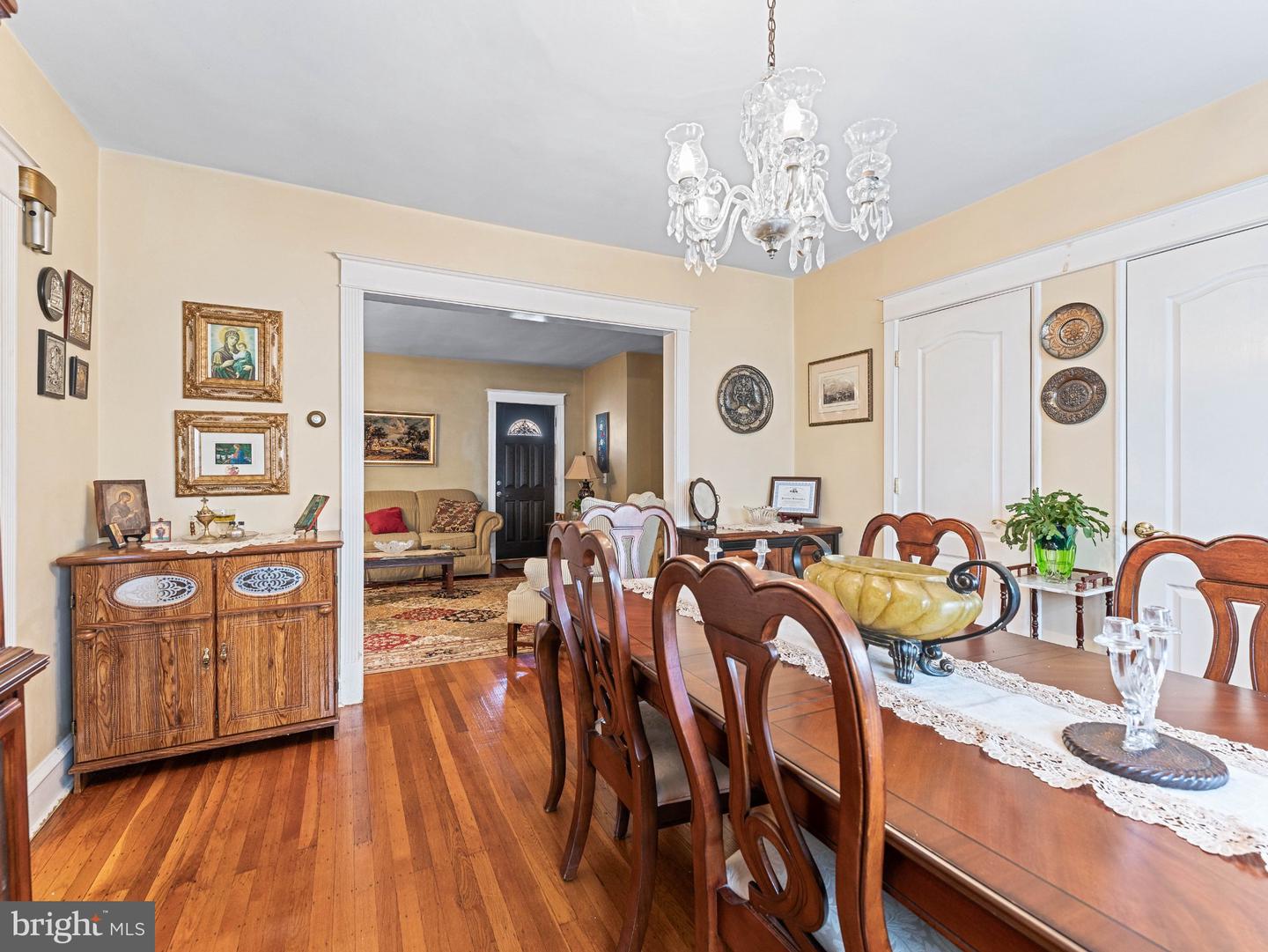 257 Long Ln Property Photo 4