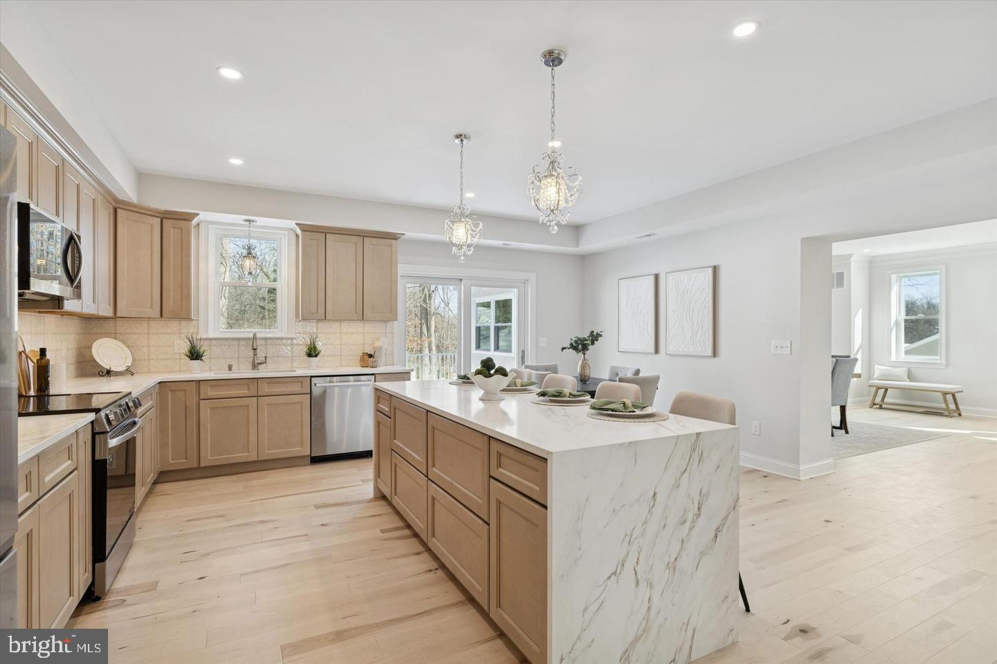 PADE2124396 Property Photo 10
