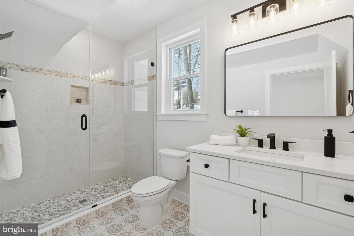 PADE2124396 Property Photo 16