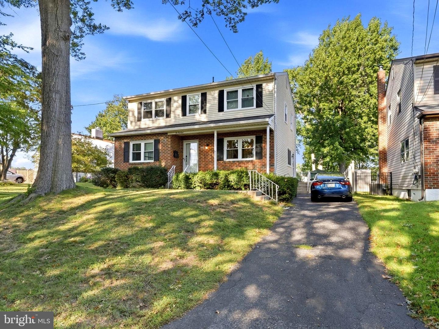 614 Highland Ter Property Photo 2