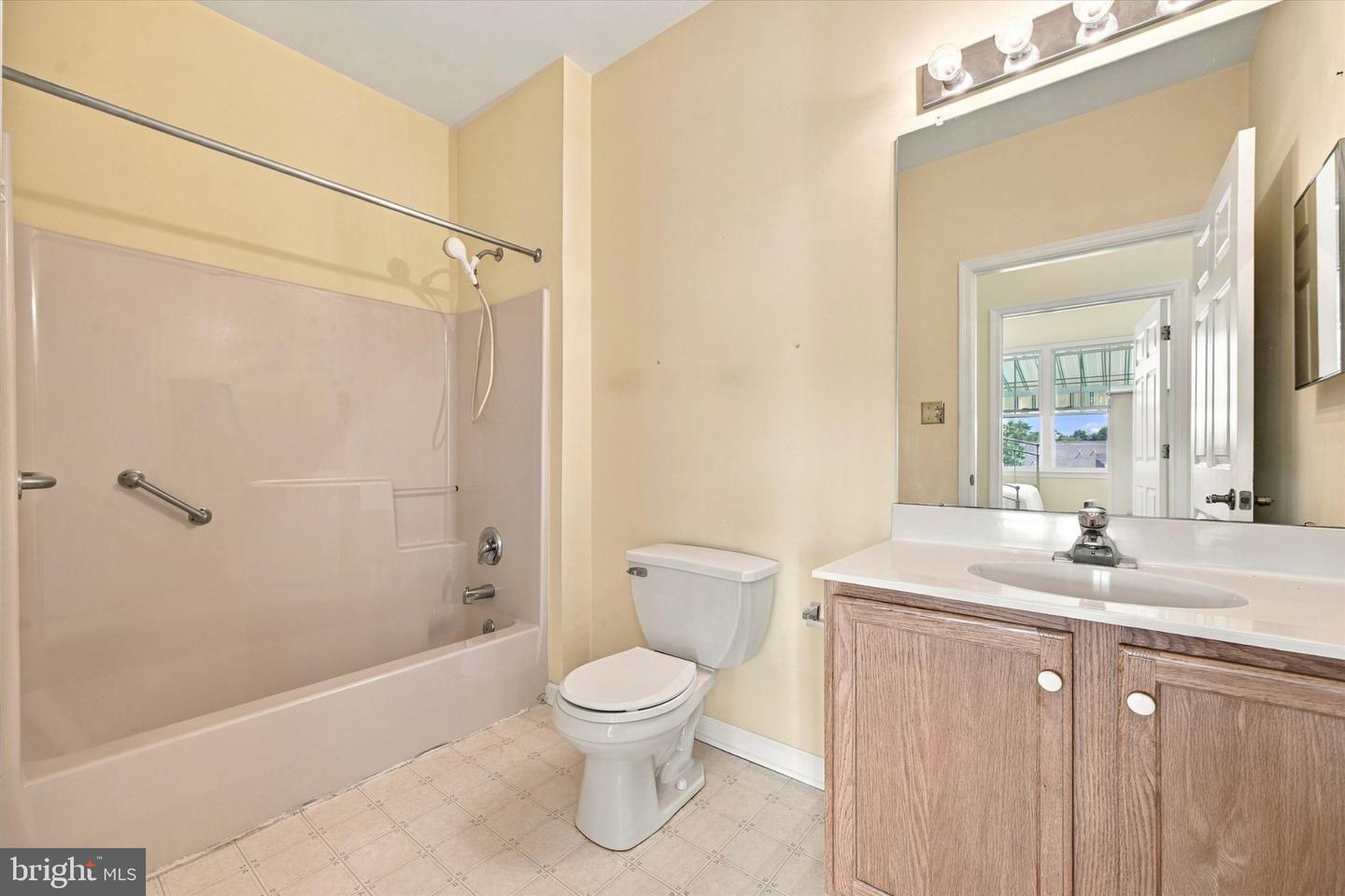 1467 Country Club Dr Property Photo 17