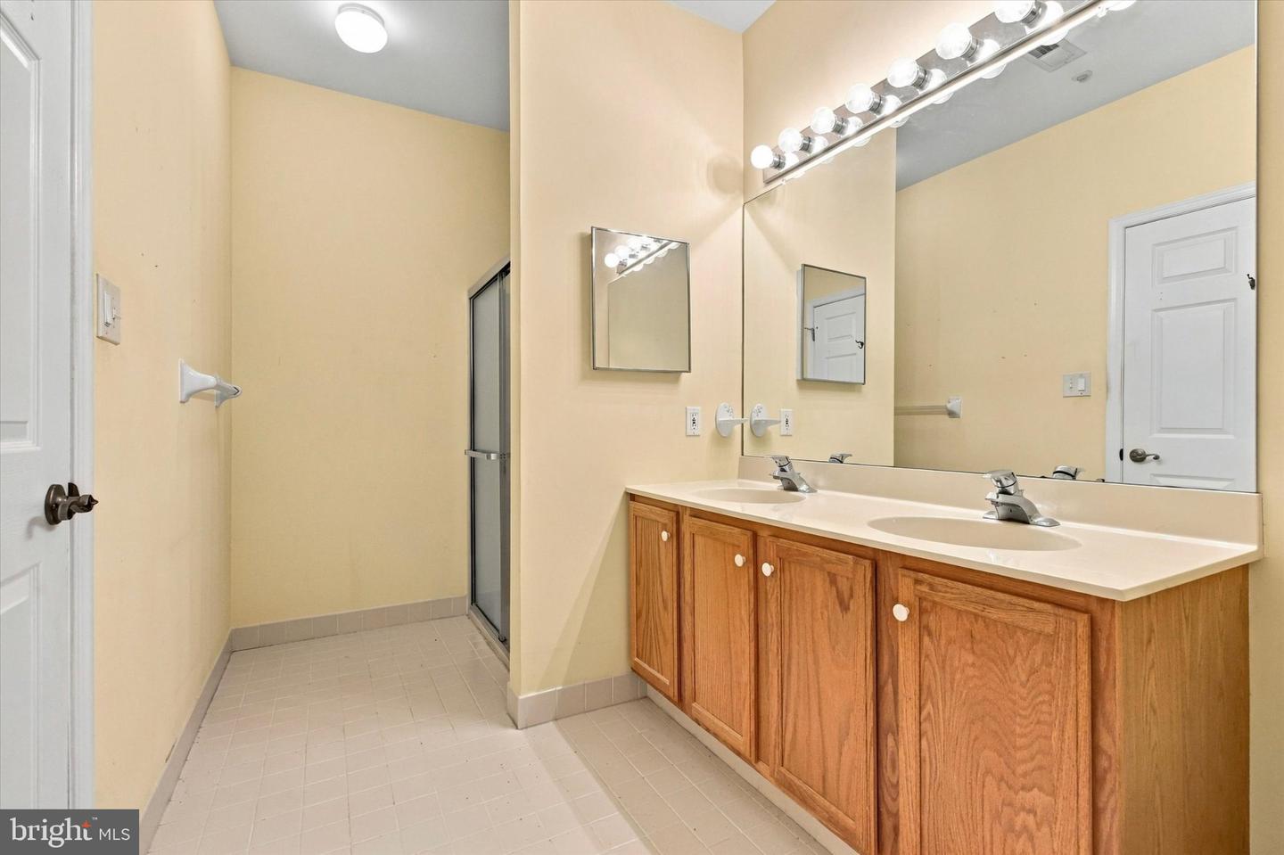 1467 Country Club Dr Property Photo 23