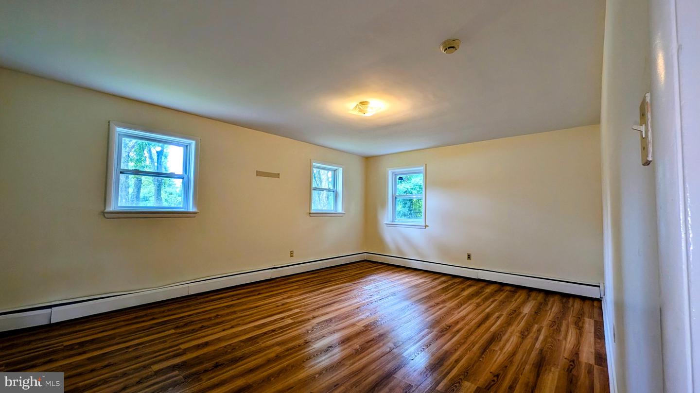 15 Locksley Rd Property Photo 23