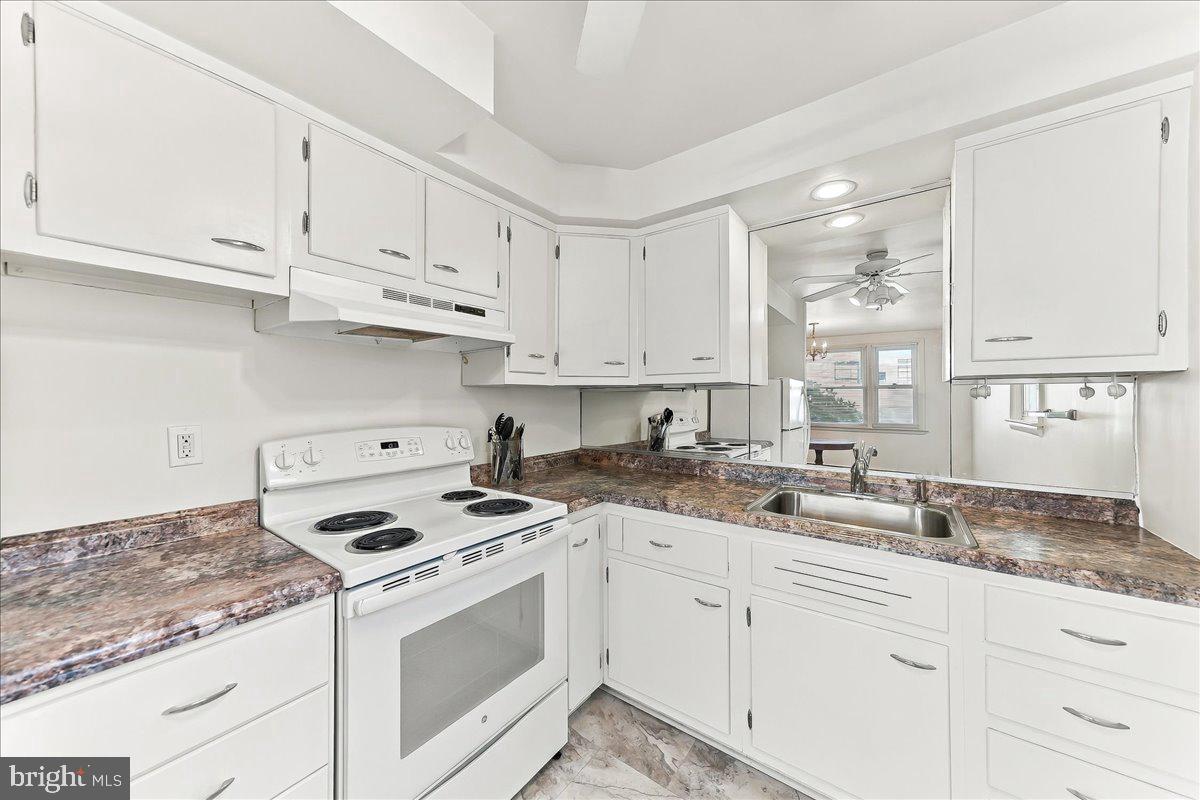 774 Burmont Rd Property Photo 10