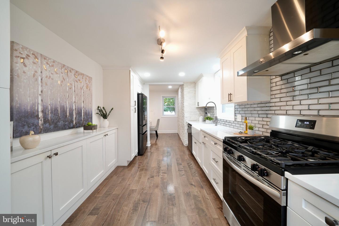 1638 Surrey Ln Property Photo 13