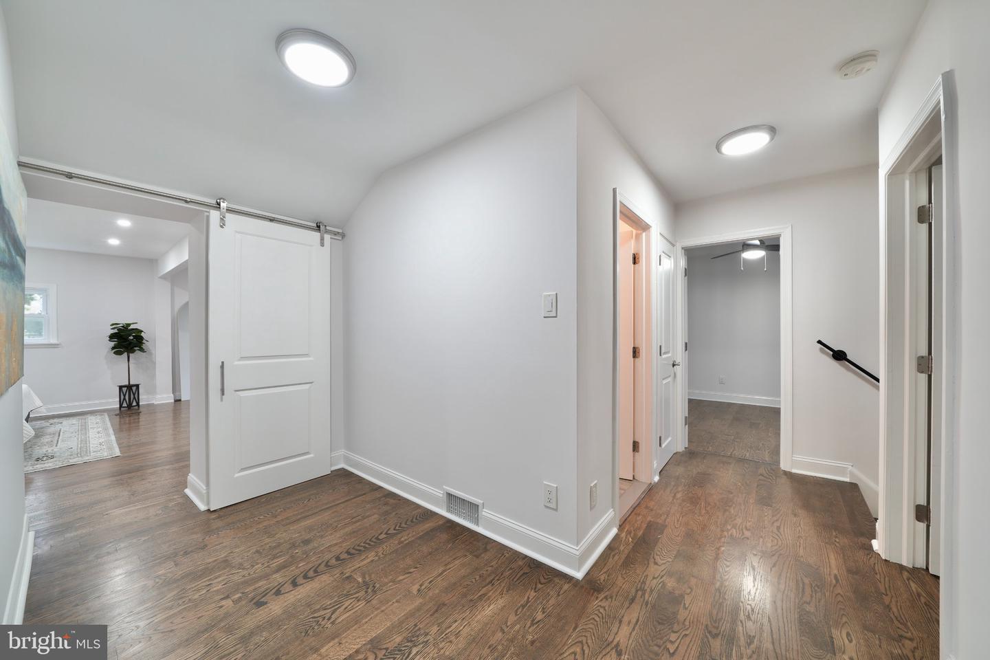 1638 Surrey Ln Property Photo 22