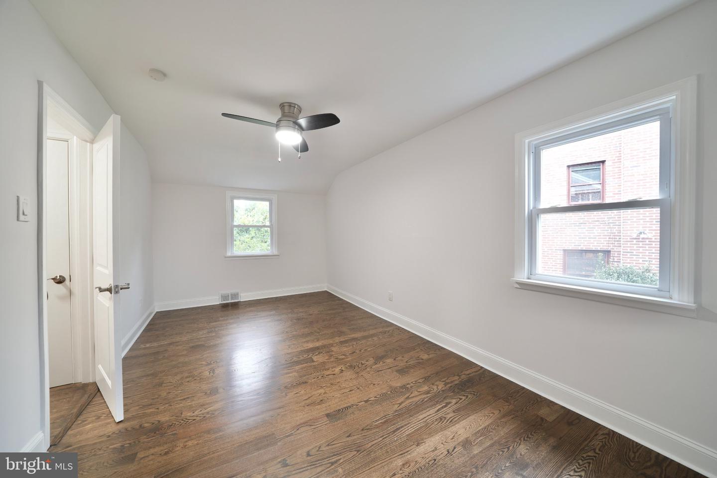 1638 Surrey Ln Property Photo 24