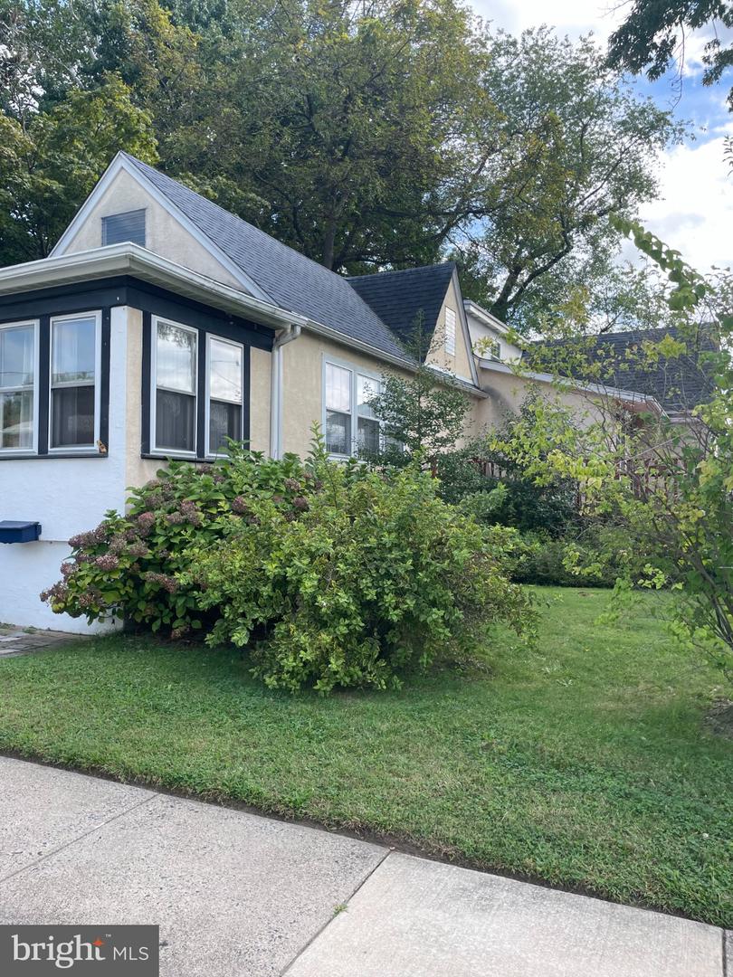 103 Seneca St Property Photo 5