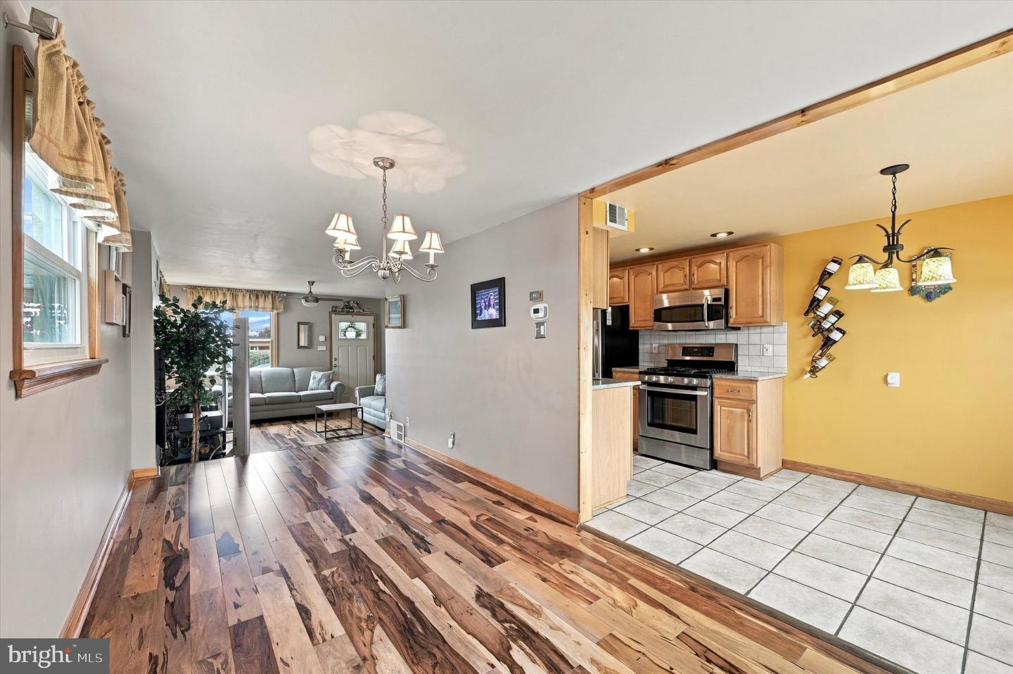 211 Willowbrook Ave Property Photo 8