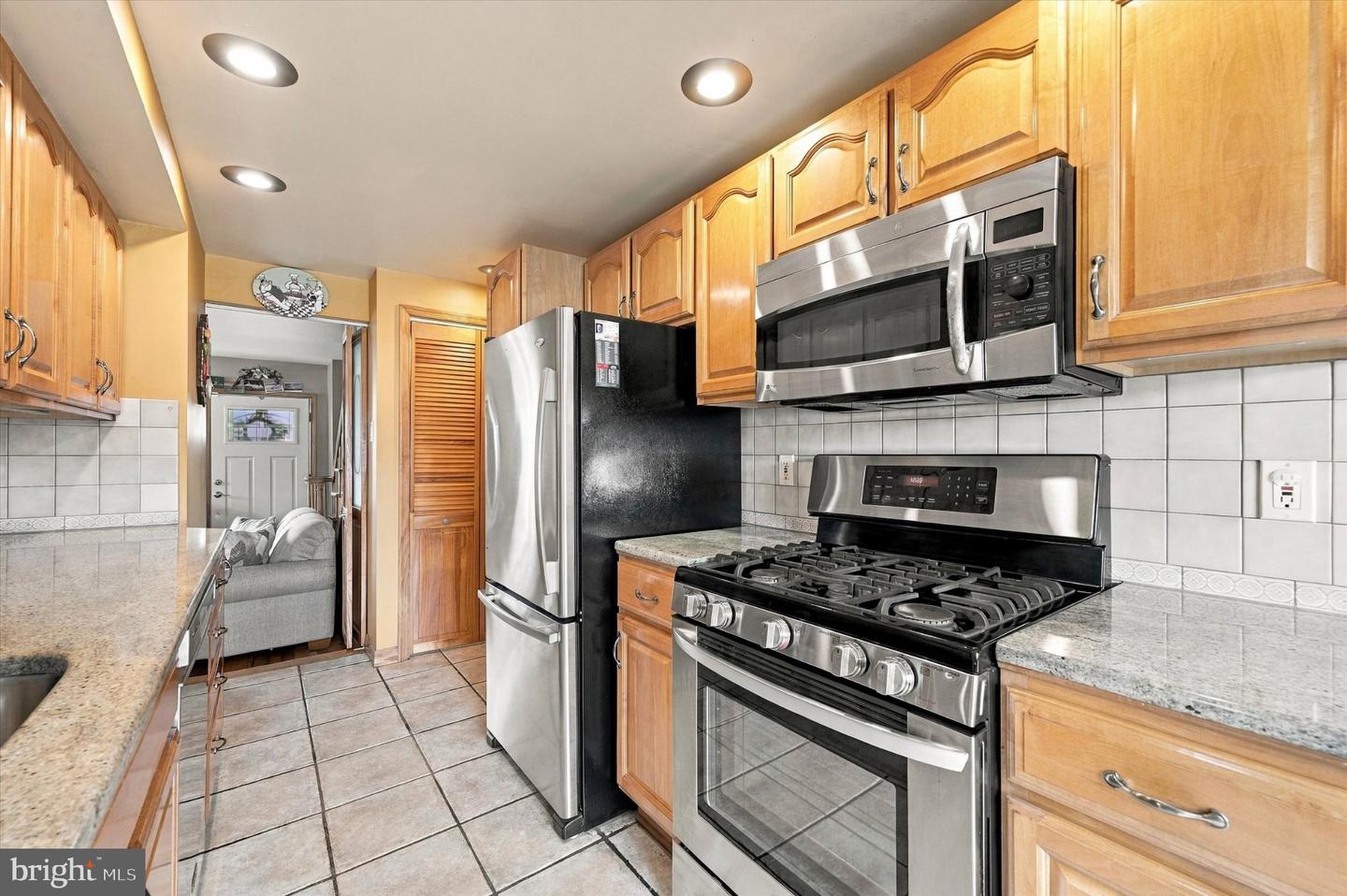 211 Willowbrook Ave Property Photo 10