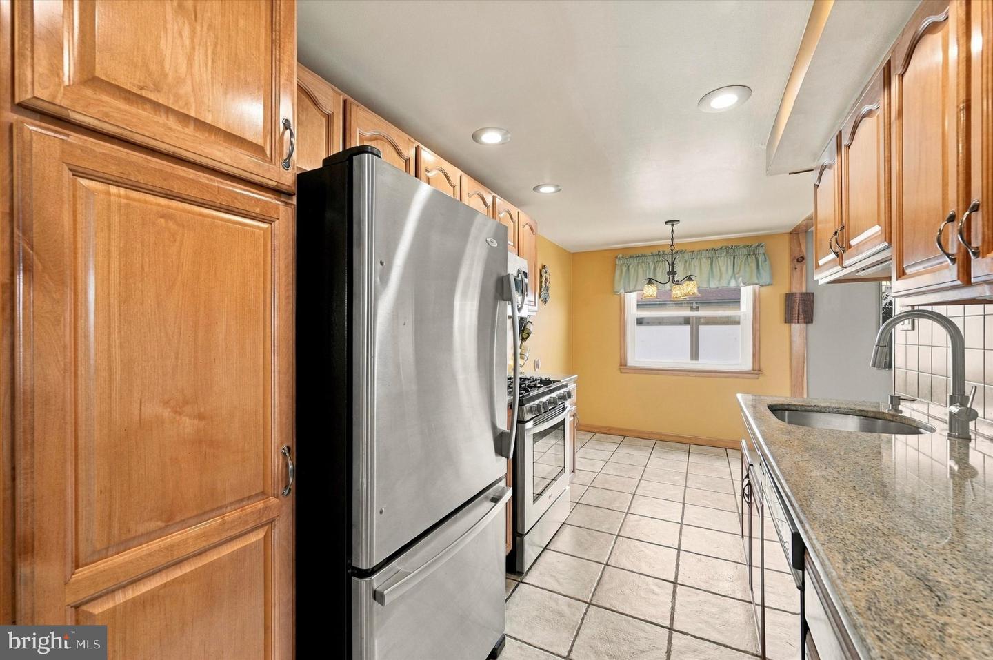 211 Willowbrook Ave Property Photo 12