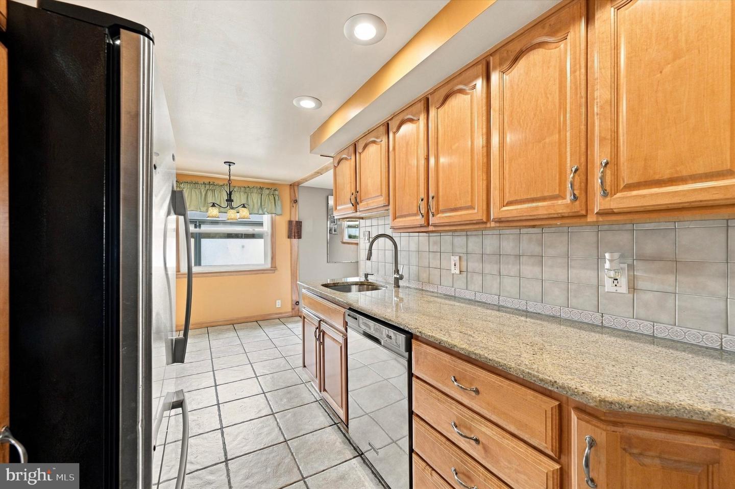 211 Willowbrook Ave Property Photo 13
