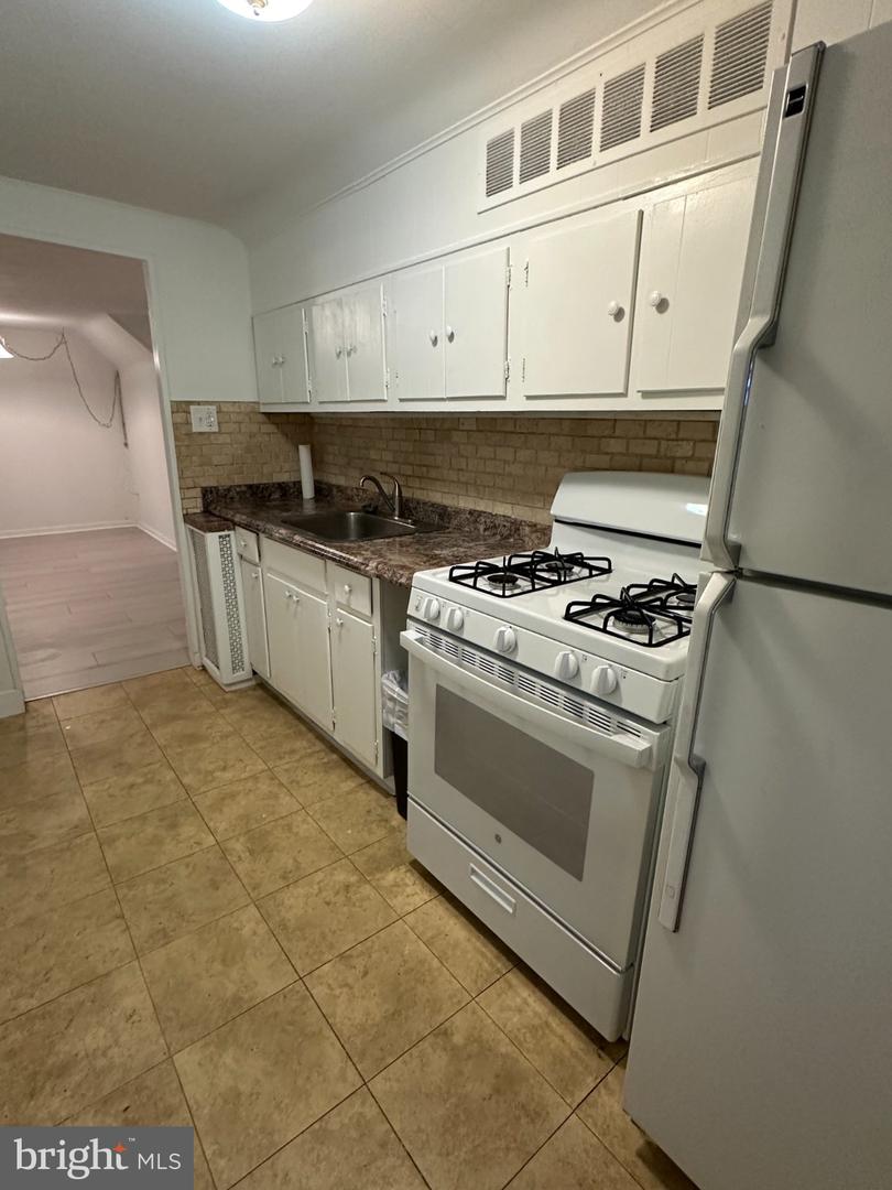 PADE2124564 Property Photo 7