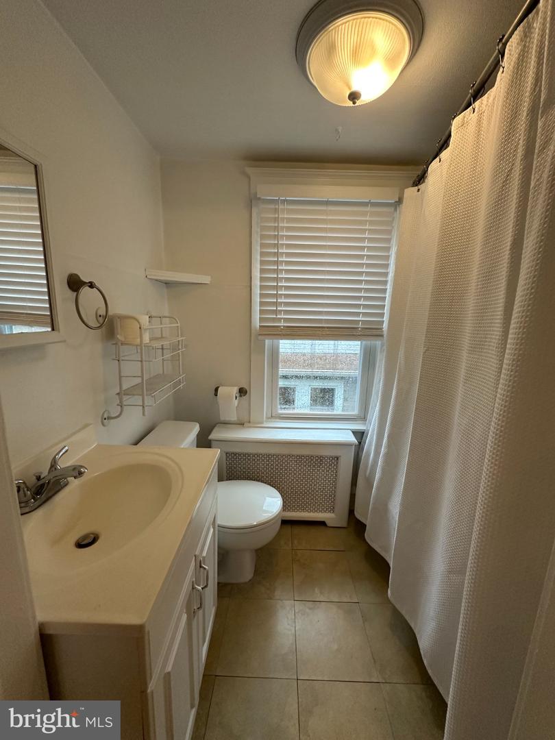 PADE2124564 Property Photo 17