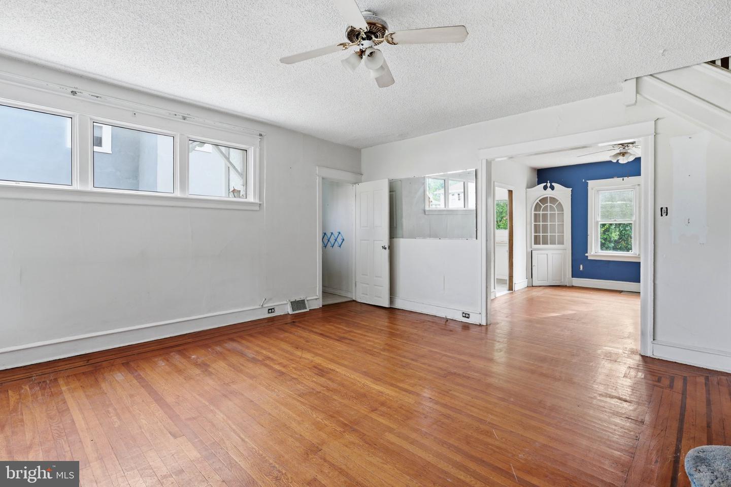 667 Rose St Property Photo 6