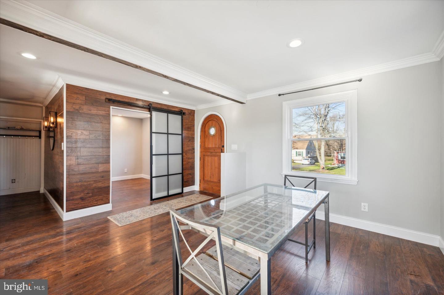 17 Spring St Property Photo 4