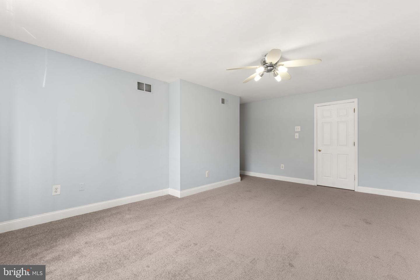 127 E Winona Ave Property Photo 18