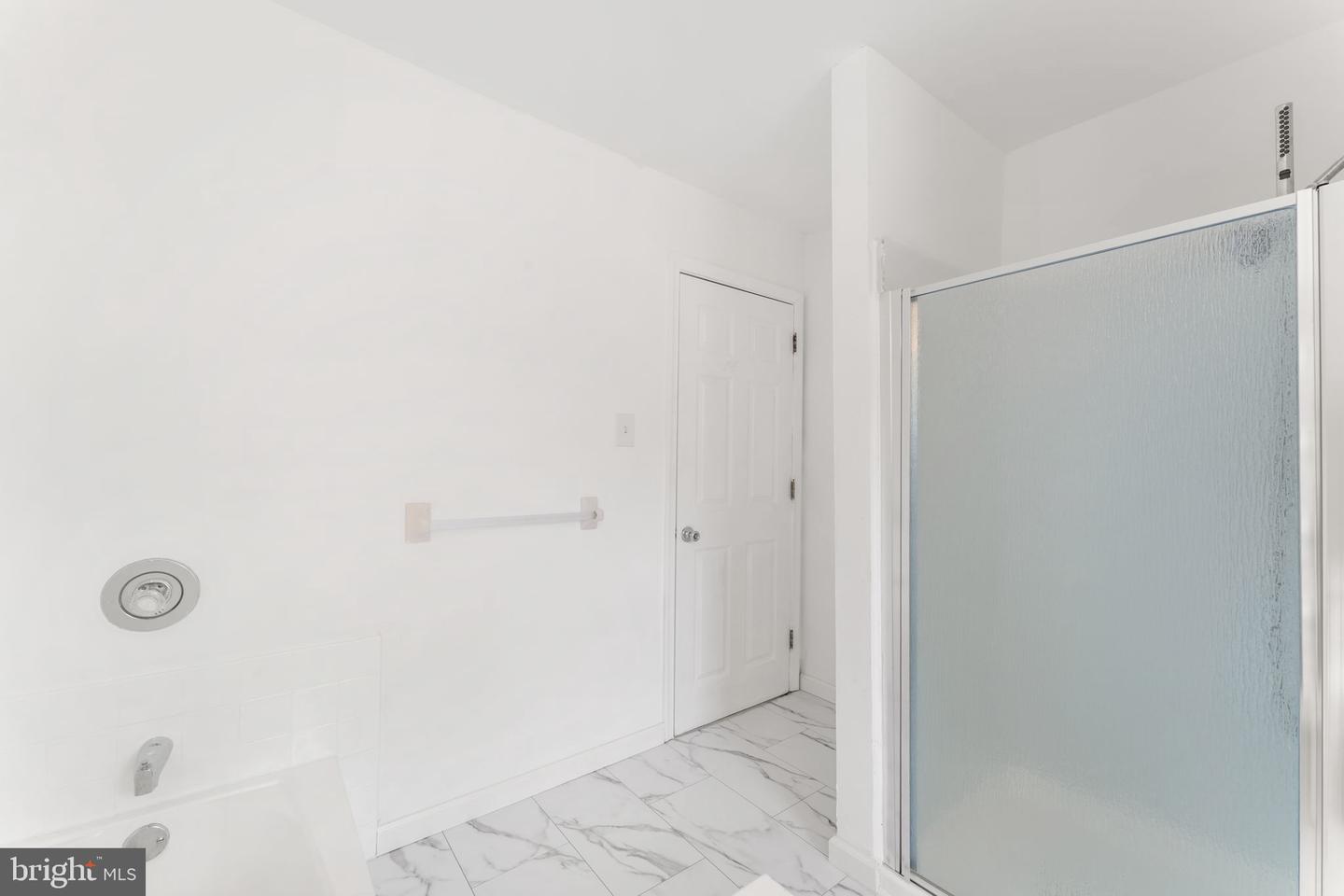 127 E Winona Ave Property Photo 22