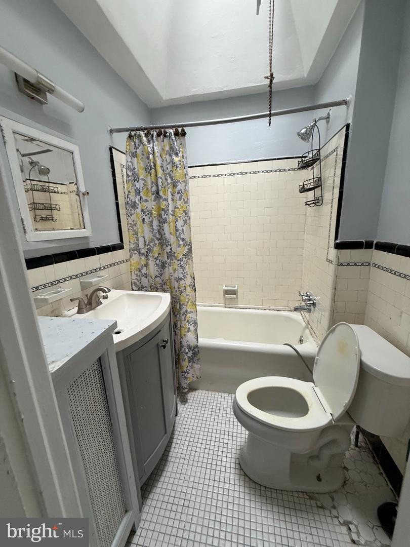 7060 Ruskin Ln Property Photo 12