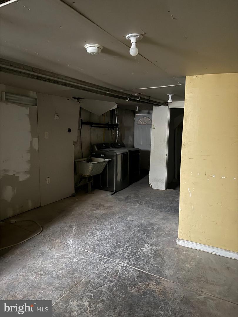 7060 Ruskin Ln Property Photo 25