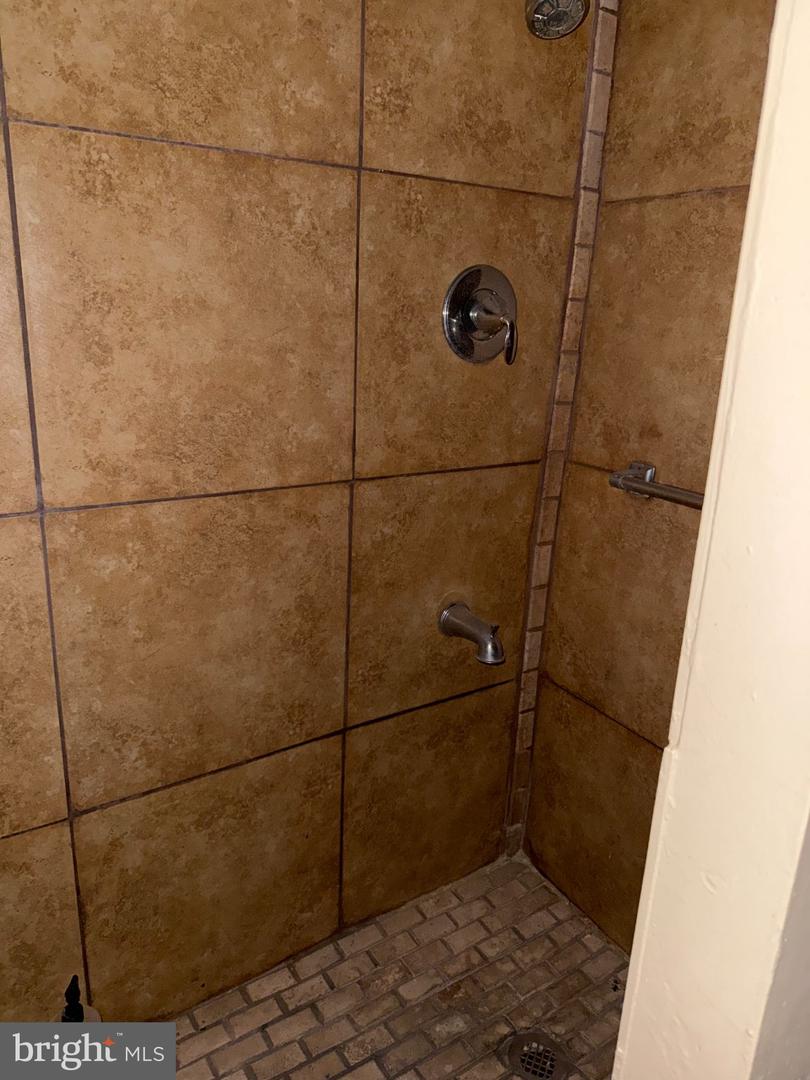 7060 Ruskin Ln Property Photo 28