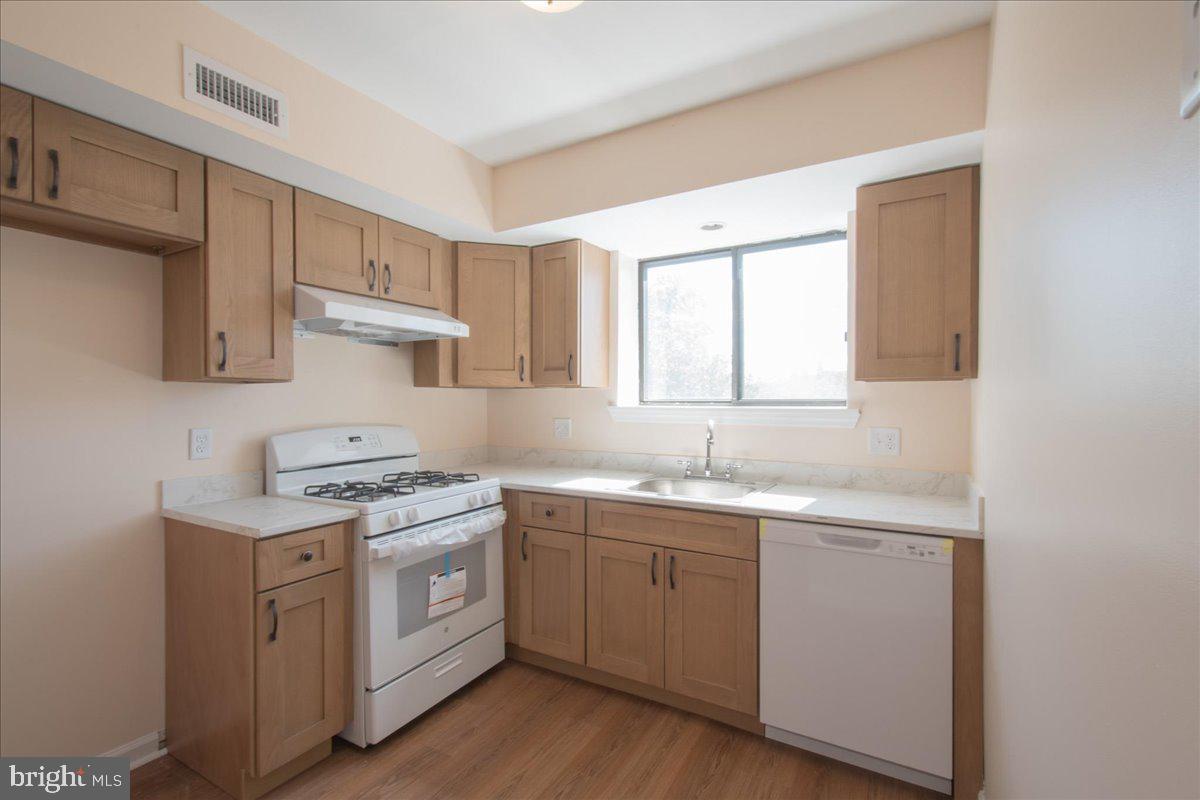 7126 Hilltop Dr #90 Property Photo 14