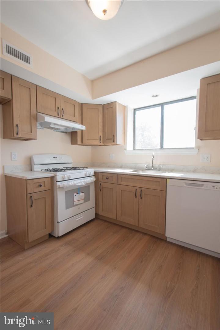 7126 Hilltop Dr #90 Property Photo 15