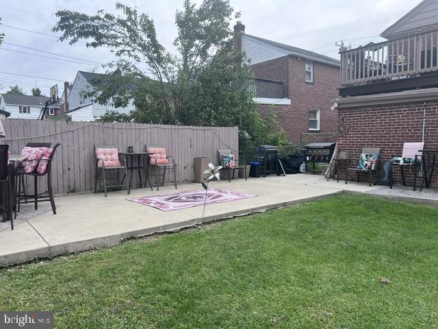 411 W South Ave Property Photo 3