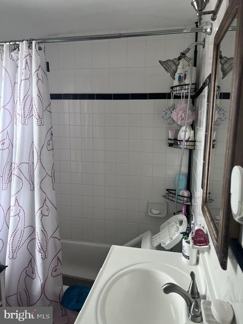 411 W South Ave Property Photo 16