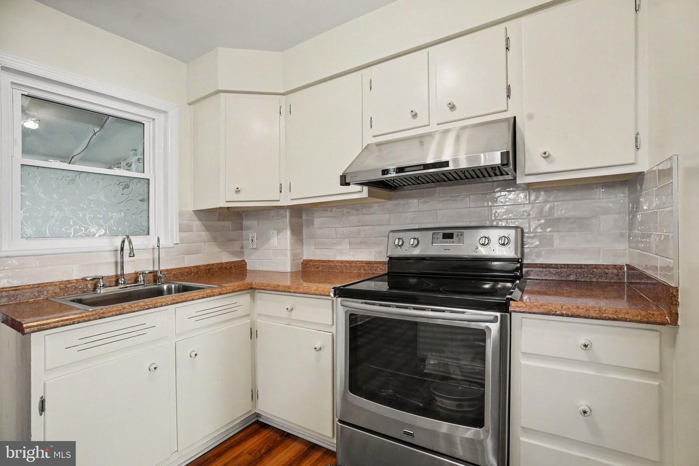 230 Williams Rd Property Photo 9