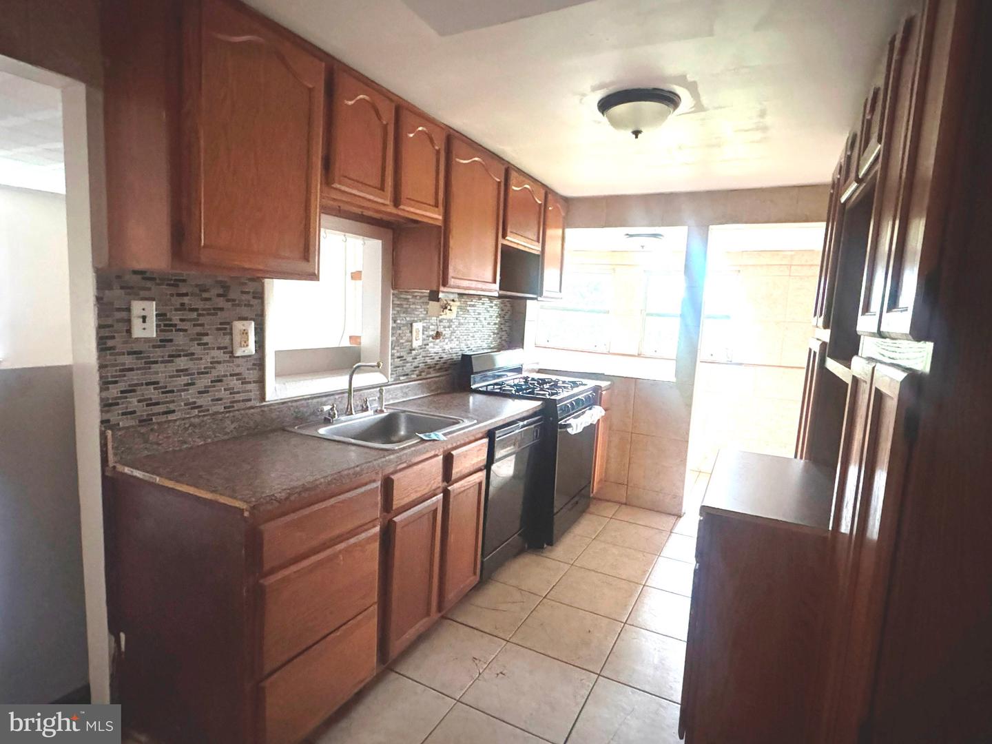 5 E Rodgers St Property Photo 6