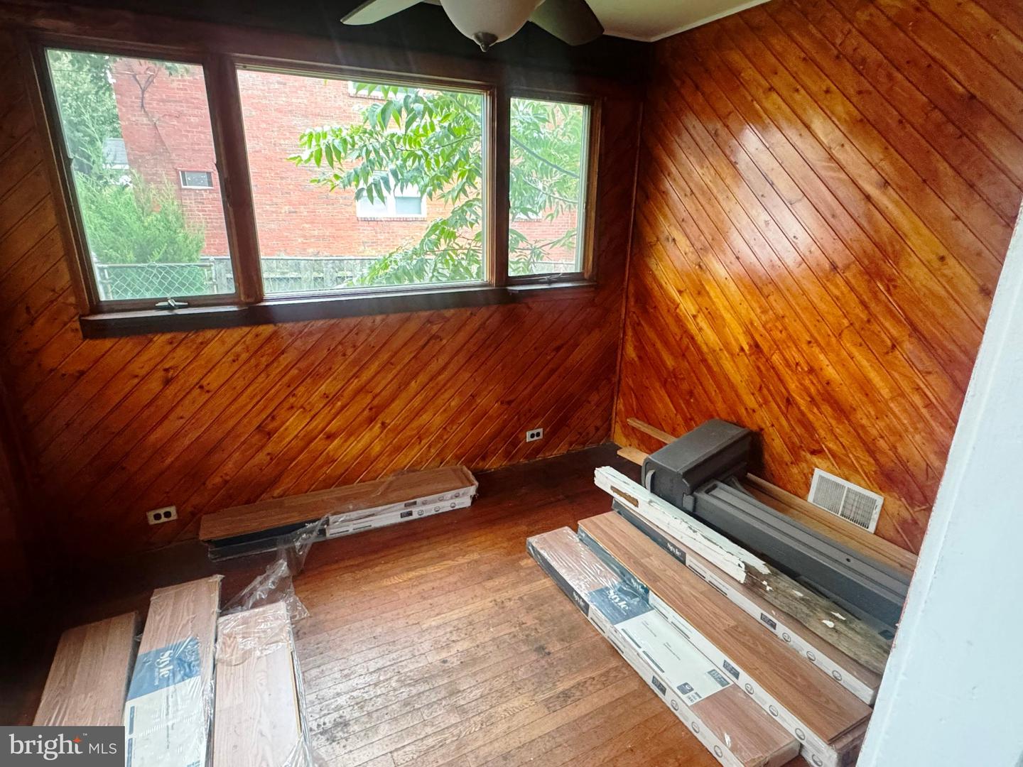 5 E Rodgers St Property Photo 8