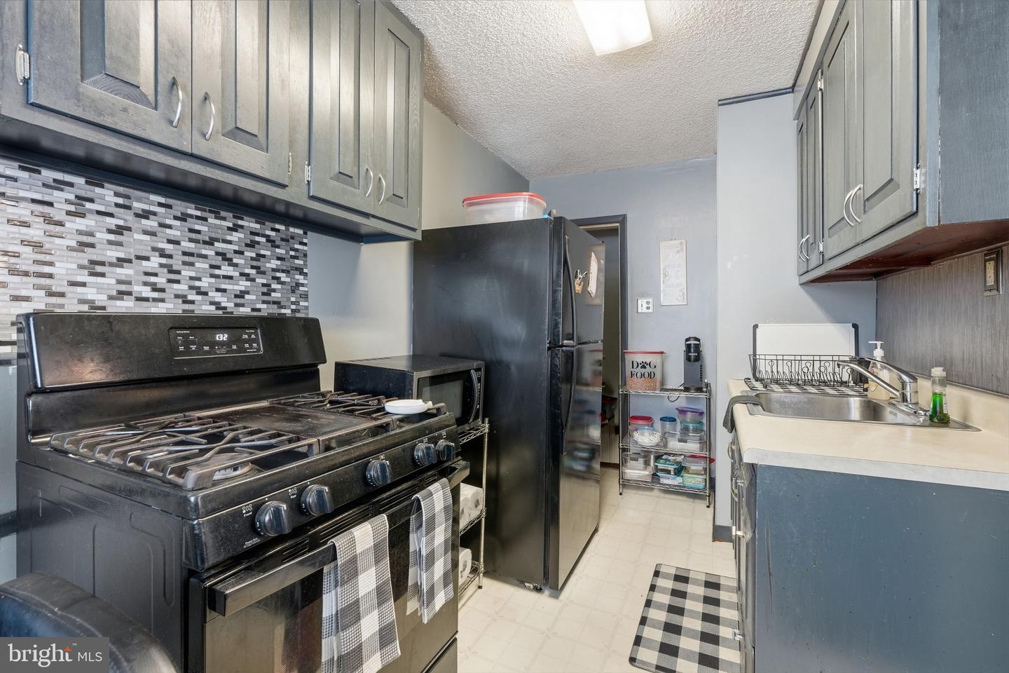 4012 Plumstead Ave Property Photo 8