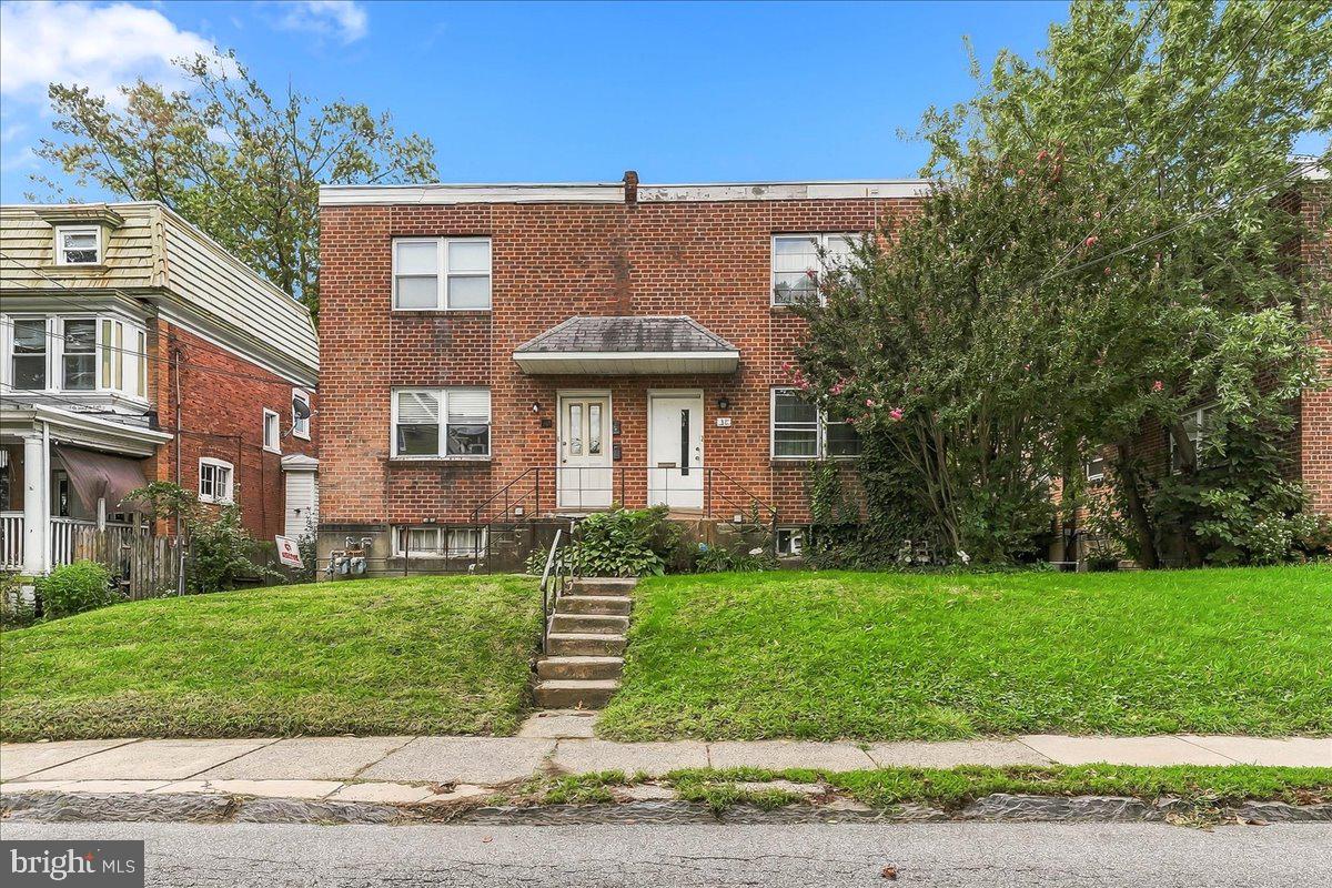 38 E STRATFORD AVE Property Photo 1