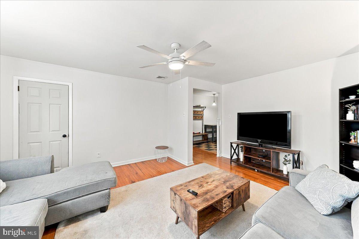 38 E Stratford Ave Property Photo 3