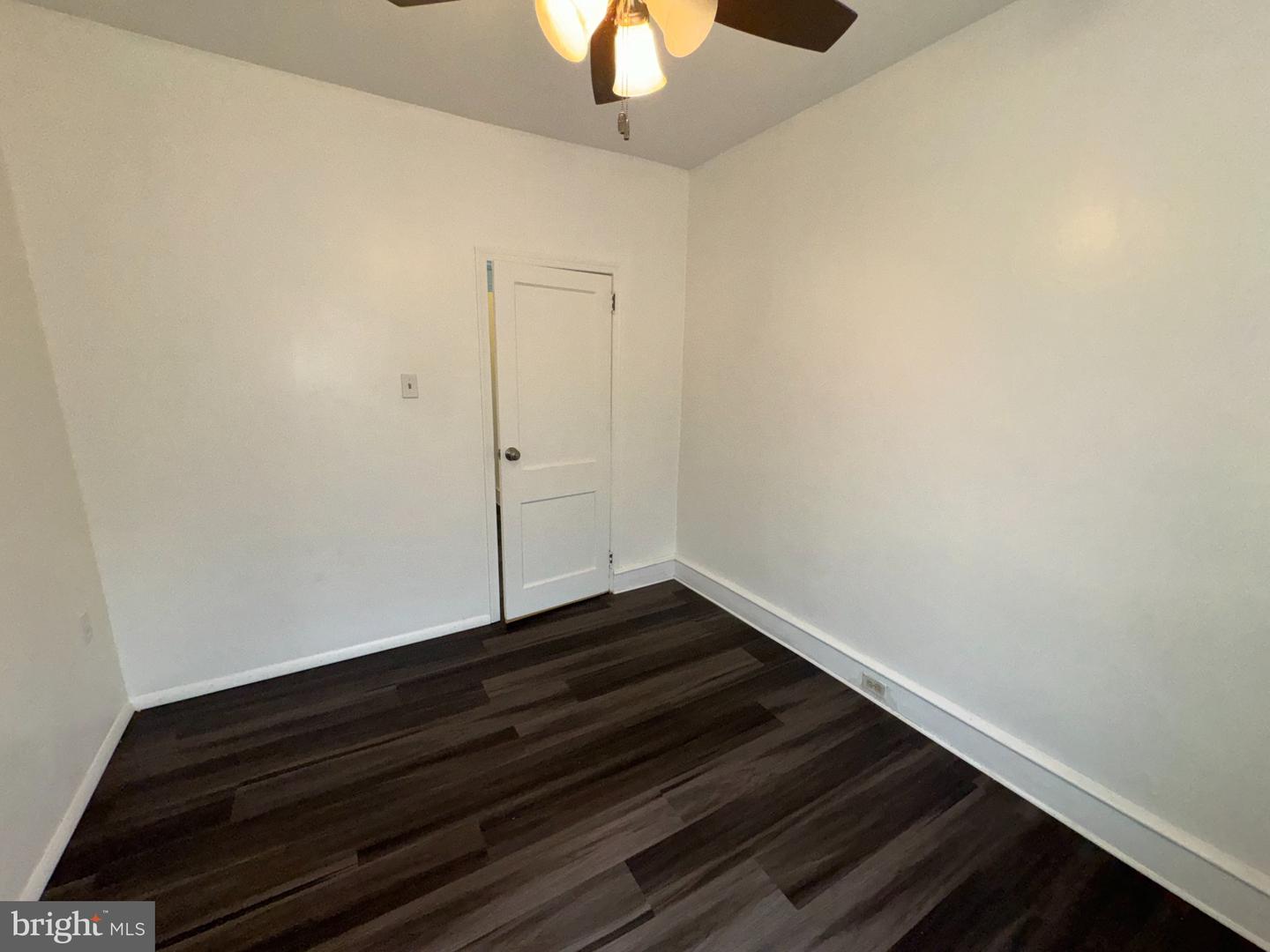 98 Lamport Rd #2 Property Photo 7