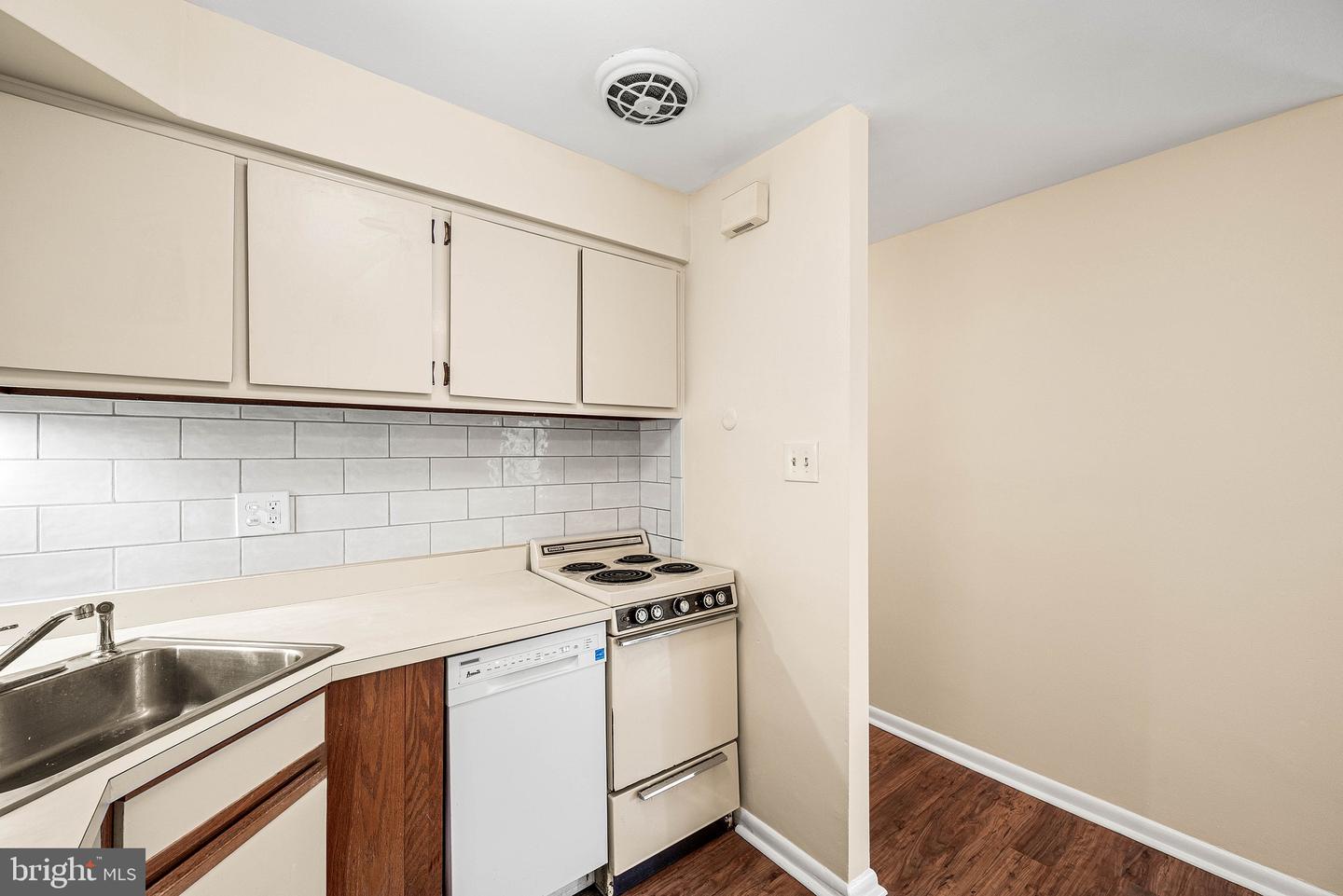107 Rutgers Ave #a-2 Property Photo 8