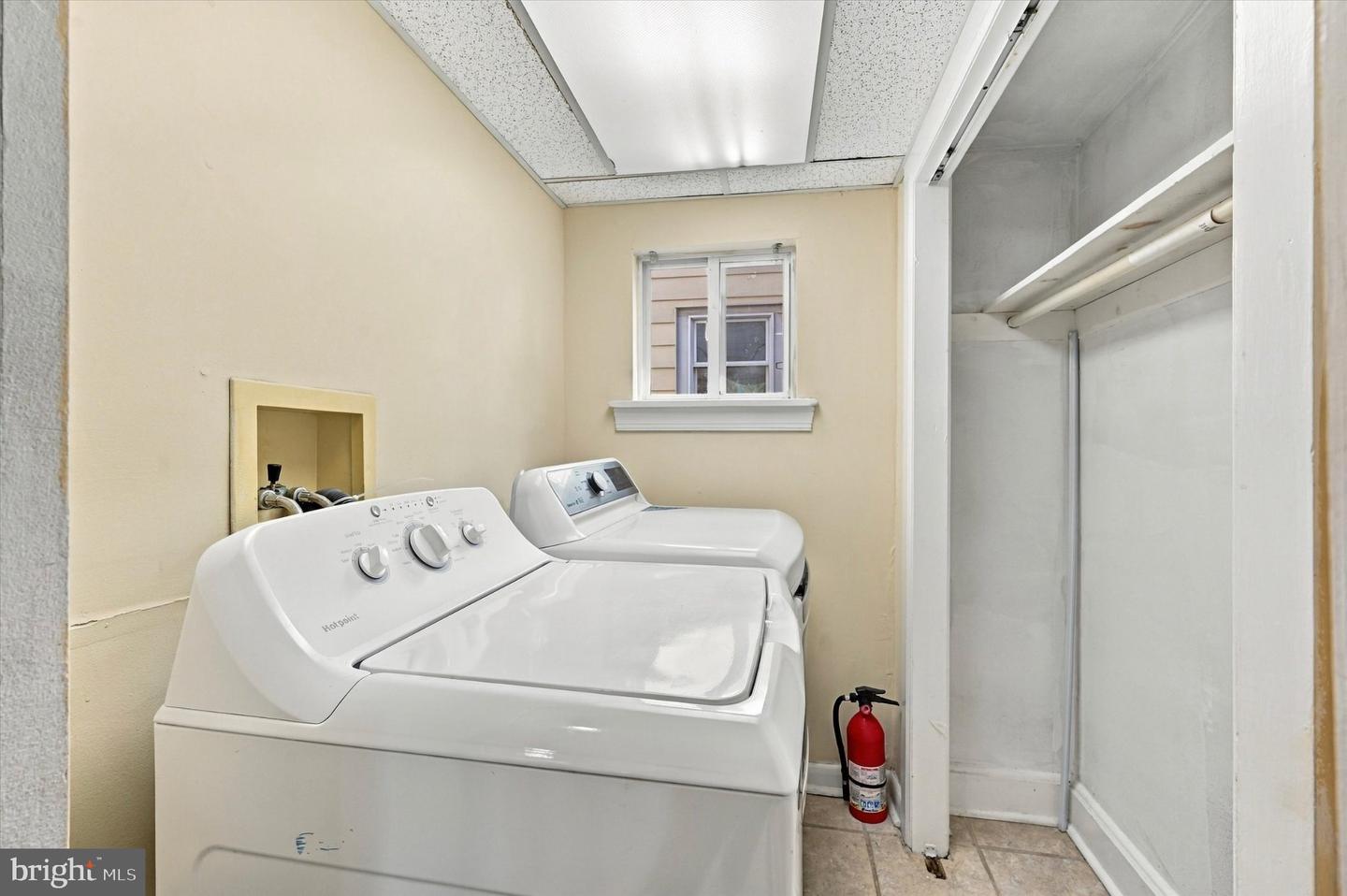 225 Brook St Property Photo 8