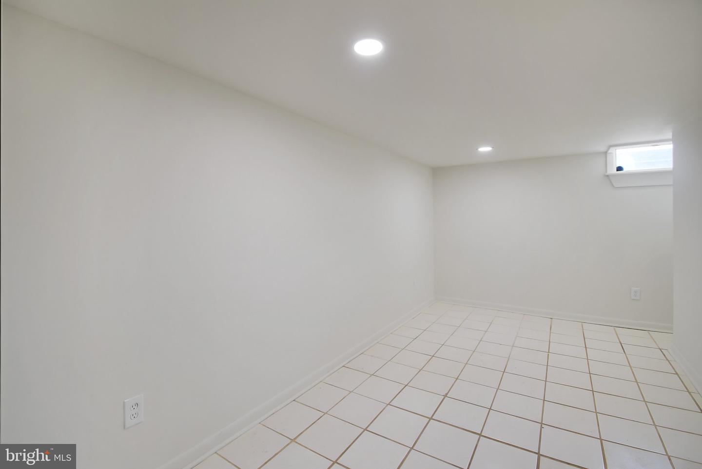 714 Surrey Ln Property Photo 10