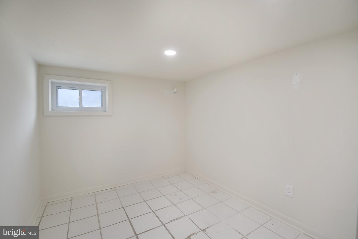 714 Surrey Ln Property Photo 11