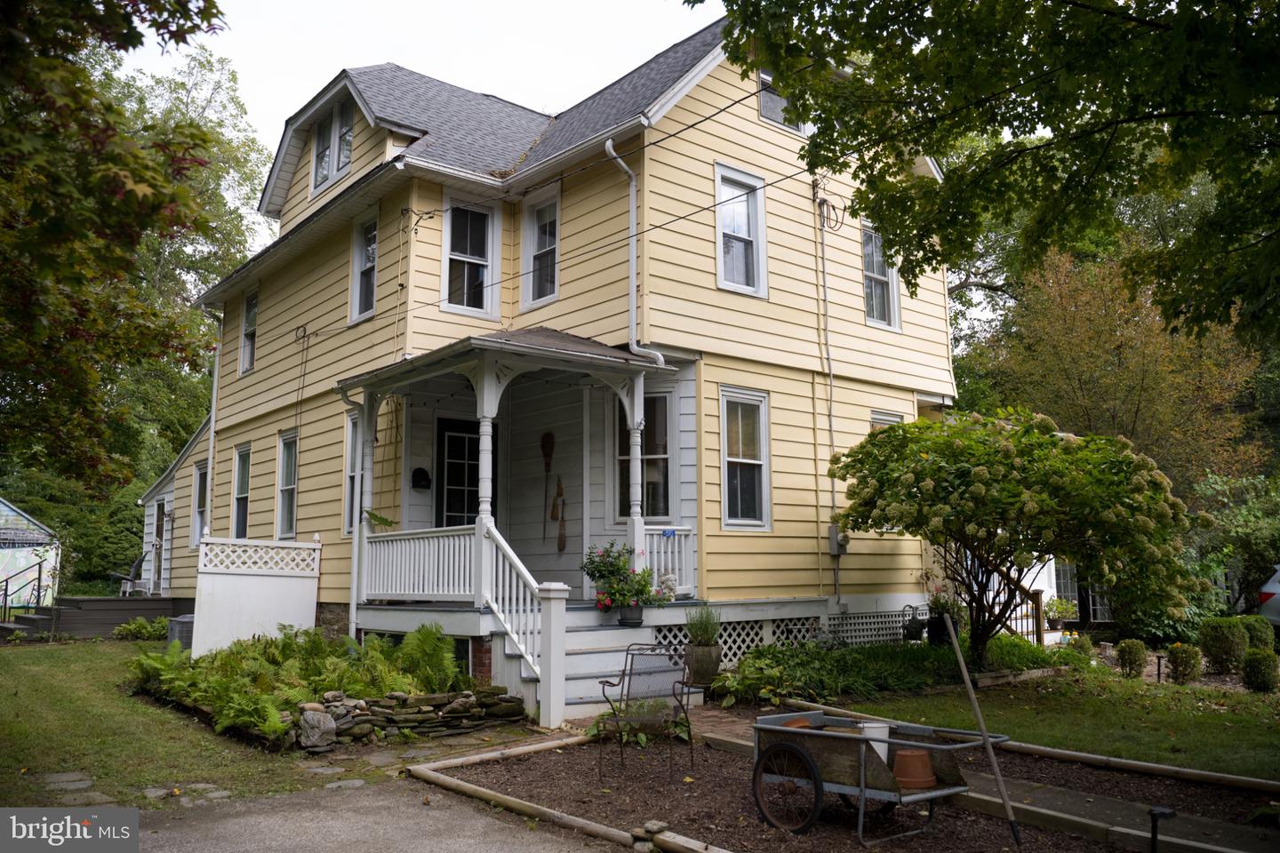 315 UNION AVE Property Photo 1