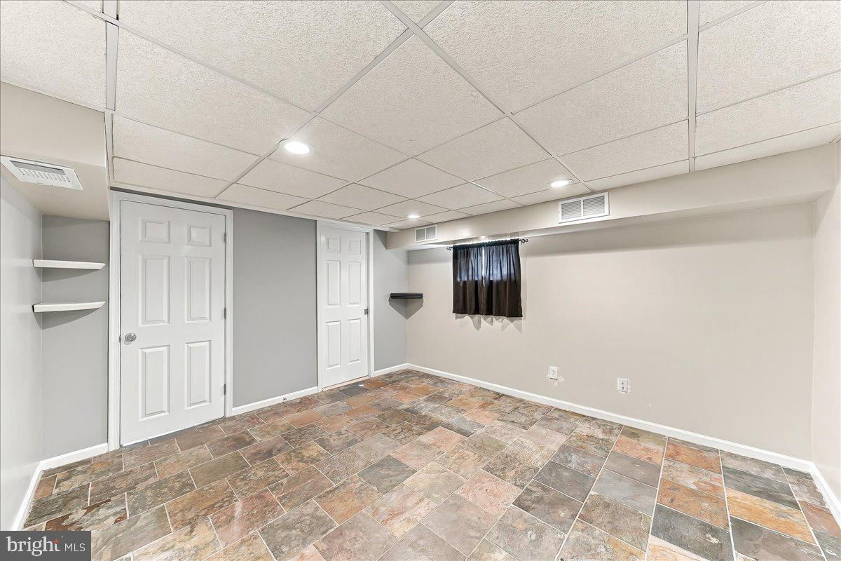 230 E Lynn Rd Property Photo 23