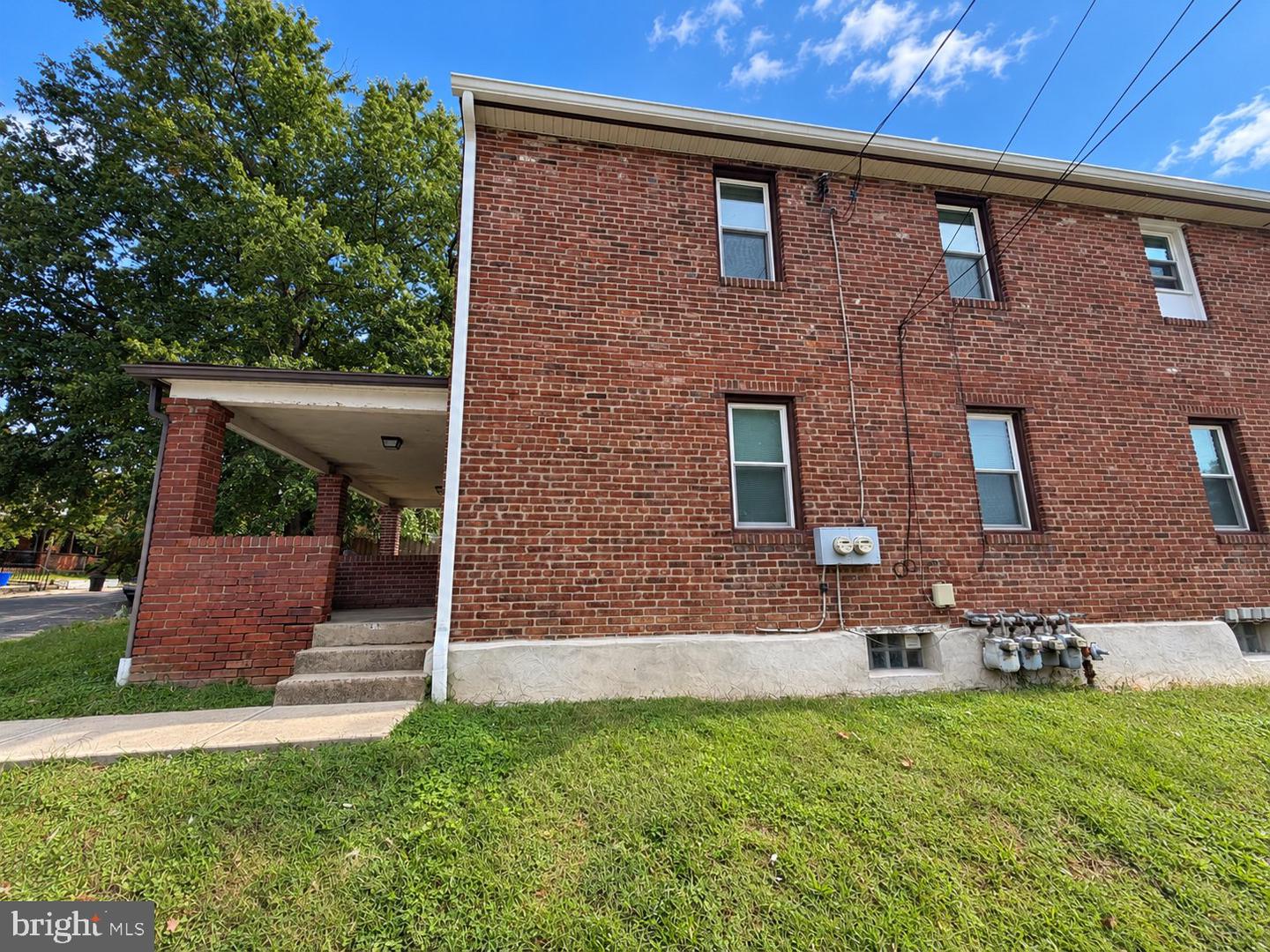 3950 Mary St Property Photo 2