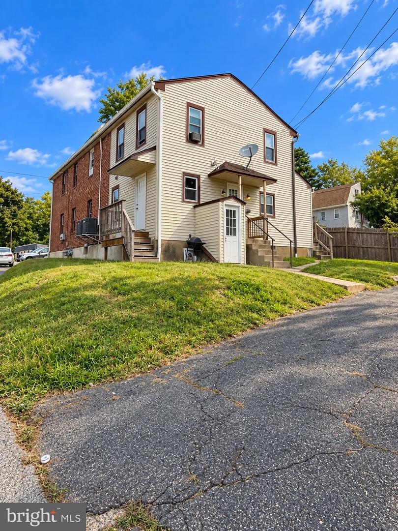 3950 Mary St Property Photo 7
