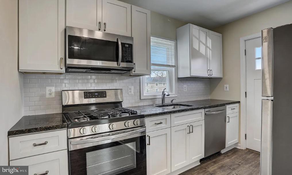 3950 Mary St Property Photo 12
