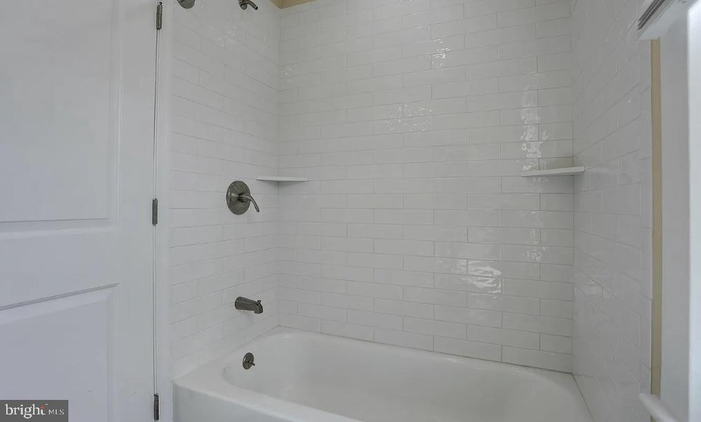 3950 Mary St Property Photo 17